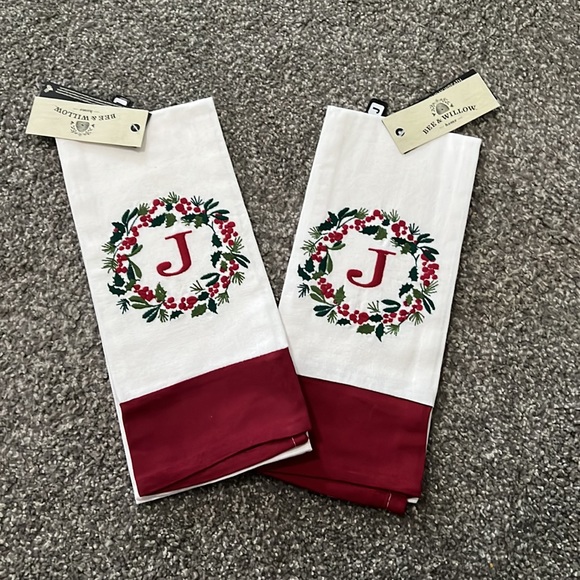 ❗️FINAL❗️ 🆕 BEE & WILLOW Monogram Embroidered Wreath Tea Towel Set *CHOOSE* - Picture 3 of 5